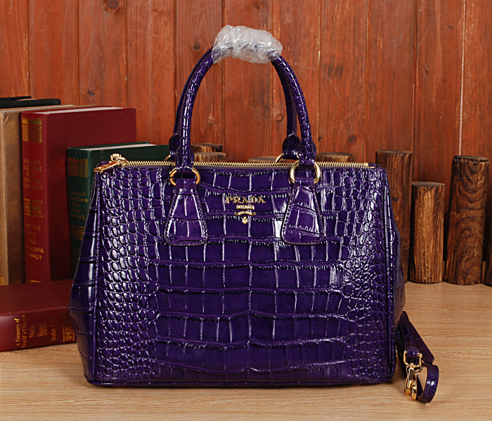 Prada borsetta in borsa del grano del coccodrillo viola 2420